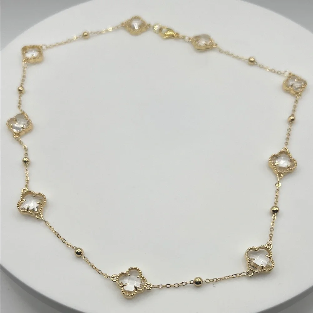 545. Elegant Gold and Silver Women's Necklace